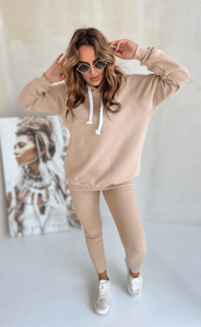 Insulated sweatshirt with hood 006 Beige