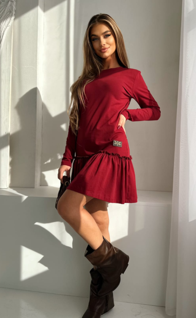 Sukienka z falbanką TK 890 Bordo